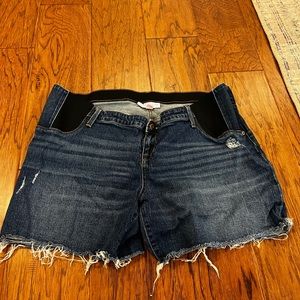 Maternity shorts